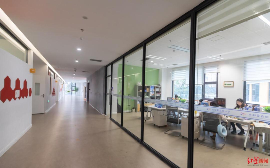 【十三五故事】成都霍森斯小学校长曾霞:5年,"成都最美小学"从无到有