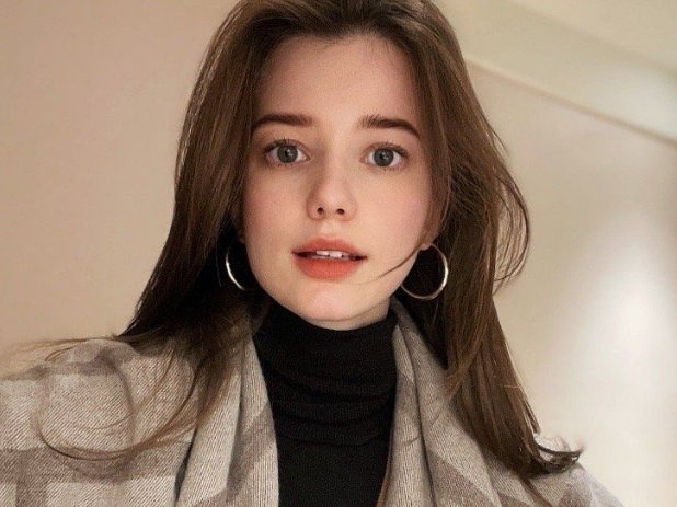 浙大4国混血"美女校花"火了,颜值高气质佳,引得网友流连忘返