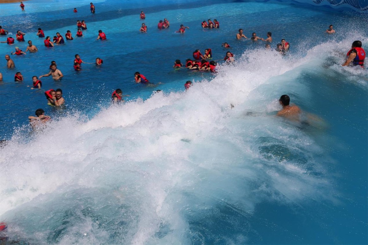 夏日独宠!成都20000㎡超趣大型水上乐园上新,体验一飞冲天的快感