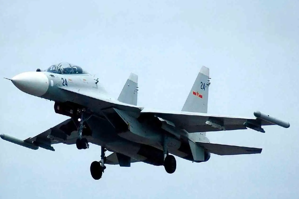 中国侧卫机总数将超越f16,总数逼近800架,成为全球现役最多战机