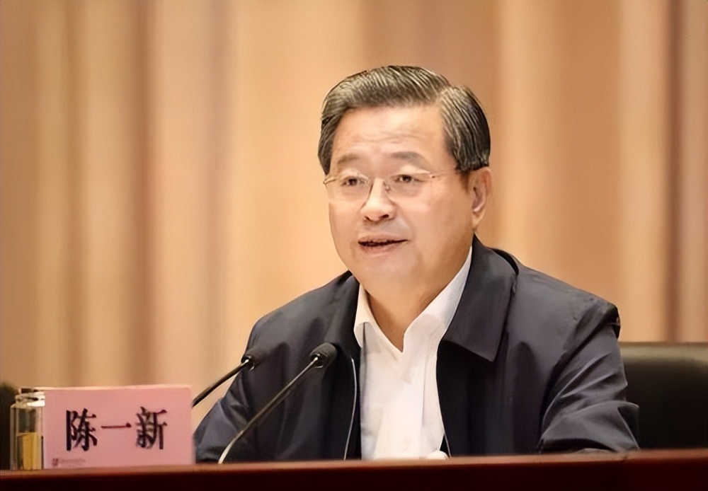 他是现任国安部部长,曾任武汉市委书记,草根出身,履历丰富优秀