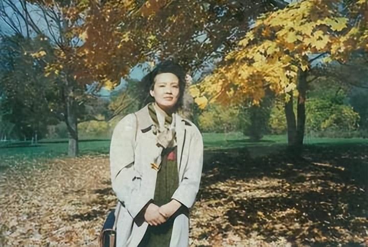 第一次去女朋友家过年,半夜却听到丈母娘说:"这包很值钱吧?