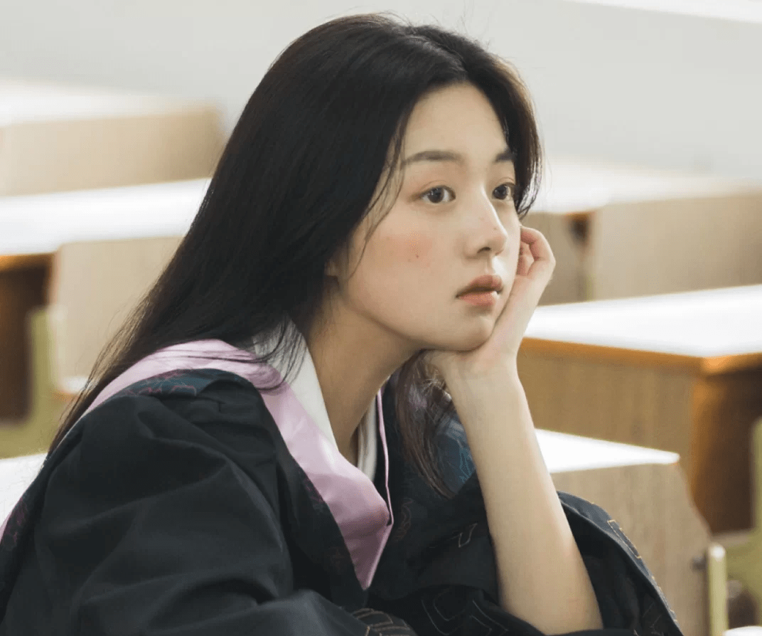 华中科技大学"校花"学姐走红,保送北京大学,长相惊艳了无数人