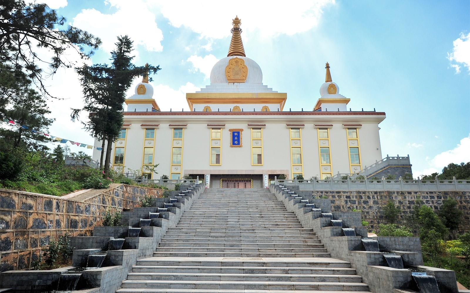 昆明晋宁宝泉寺:鲜花国度中的名寺