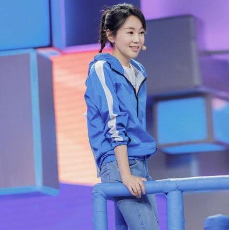 50岁闫妮减31斤变"腰精",体重不到98斤,坦言:减肥方法很简单