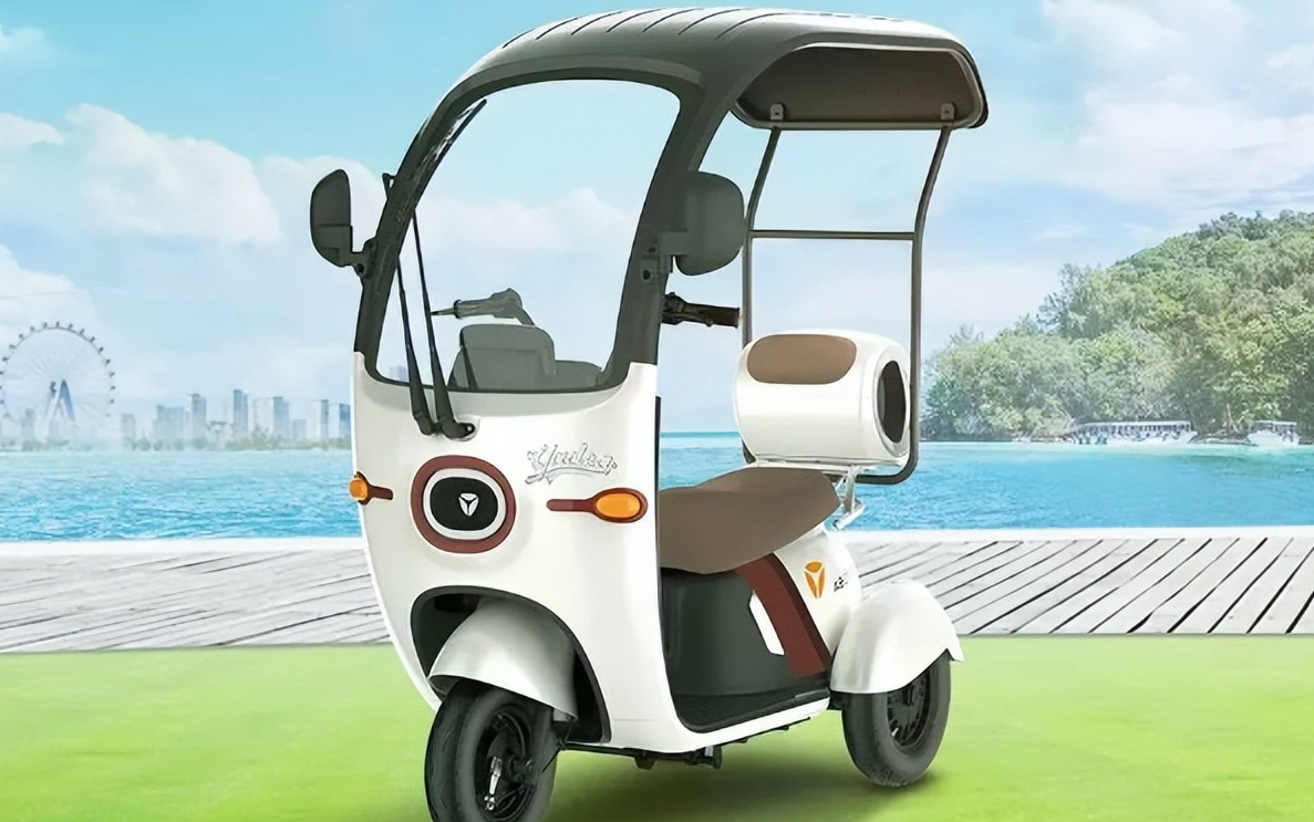 雅迪发布第3代电动三轮车,自带雨篷,配增程系统,方便代步接娃