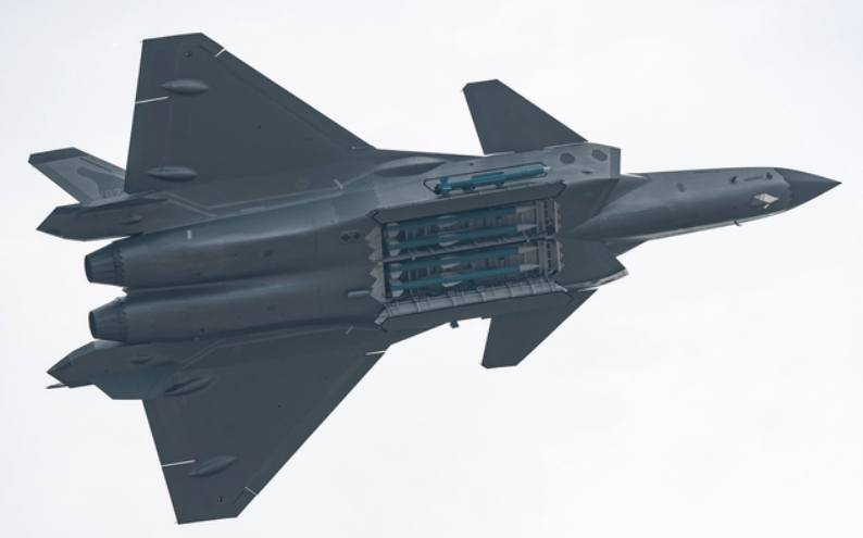 AIM260导弹:揣测射程260公里,将超越PL15,对洛·马公司是考验