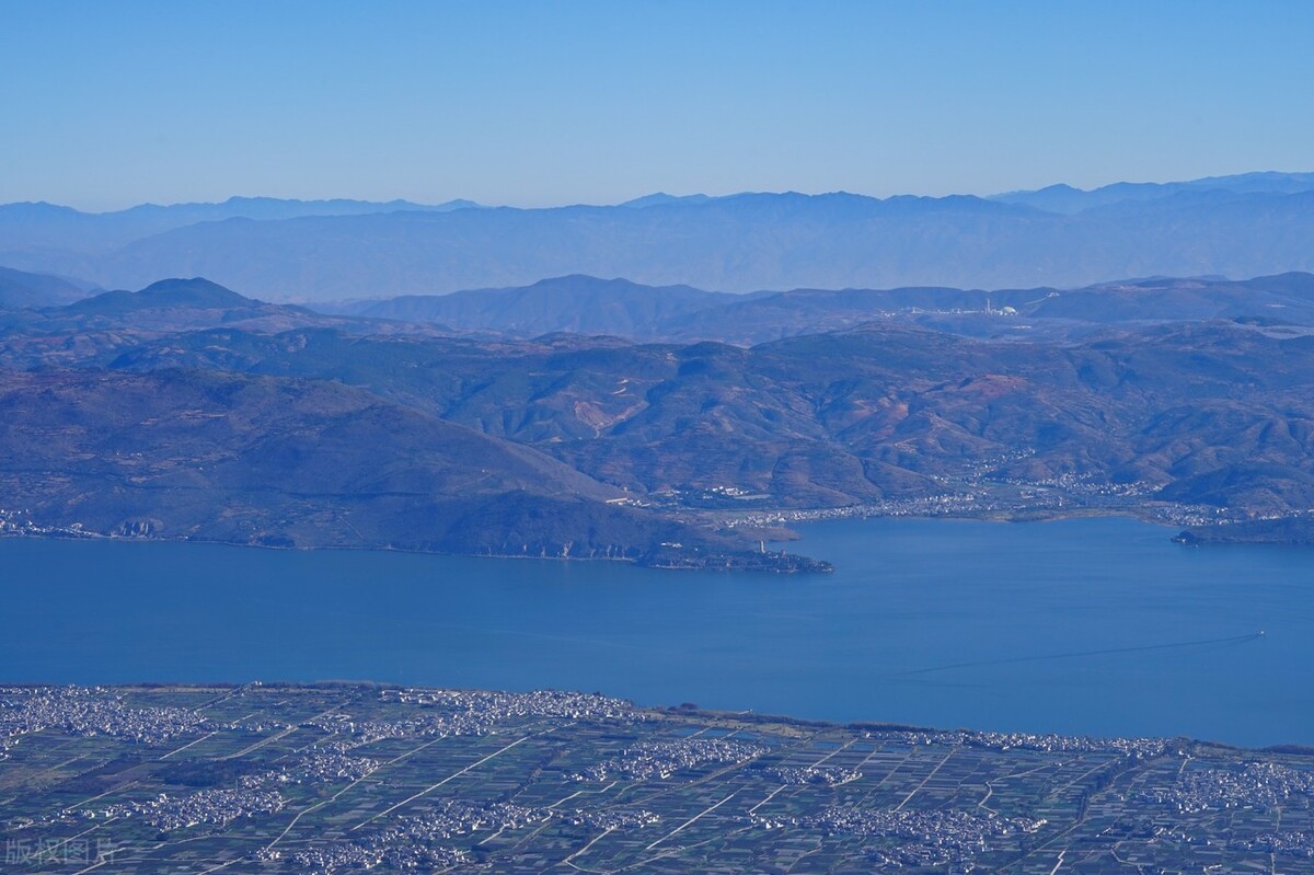 云南省大理白族自治州的苍山地质公园,初冬的季节在这里悄然展开