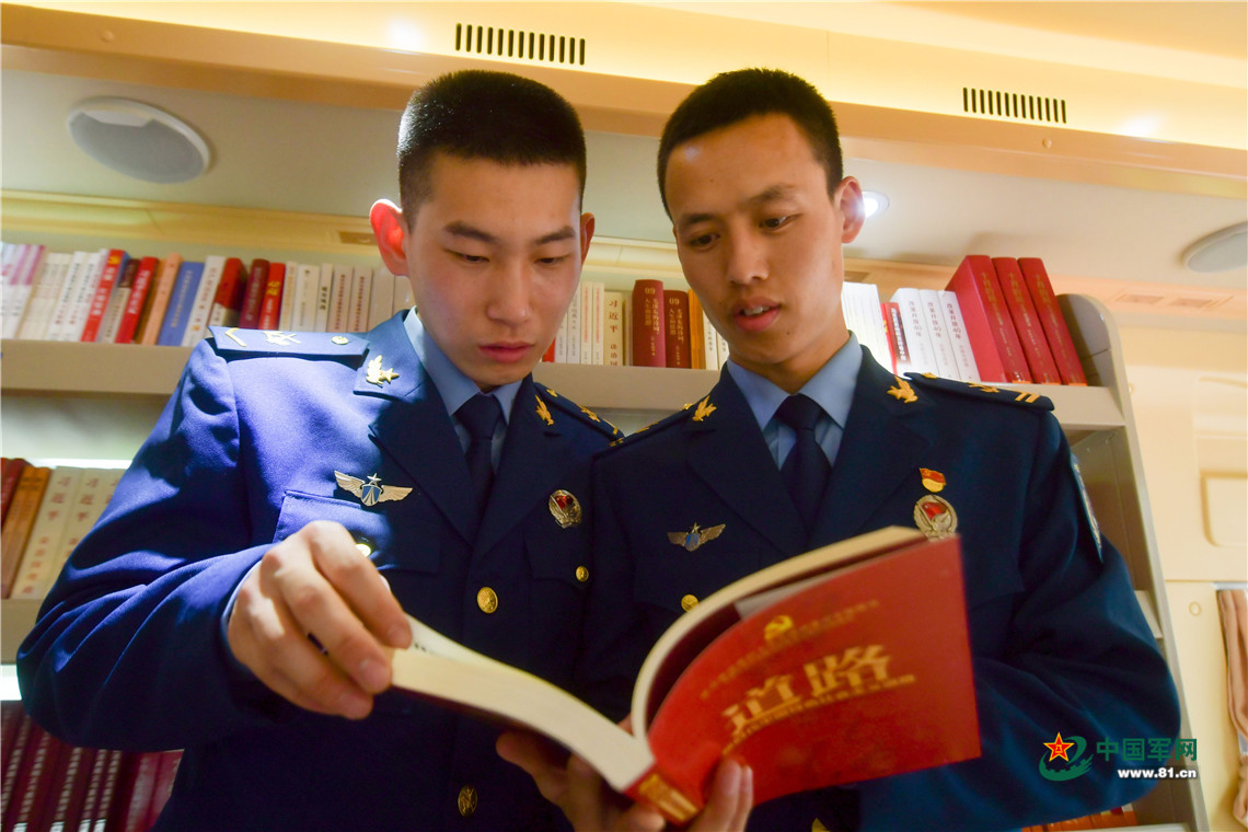 中部战区空军刘亚武图片