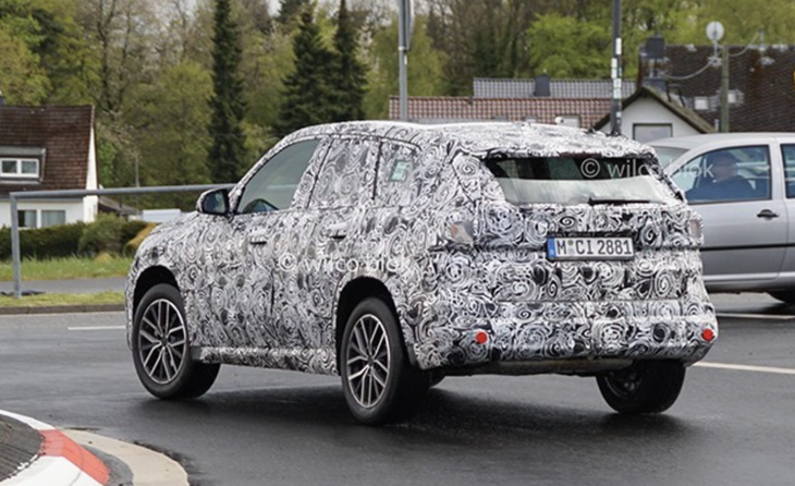 宝马全新x1最新路试谍照曝光 预计2022年亮相