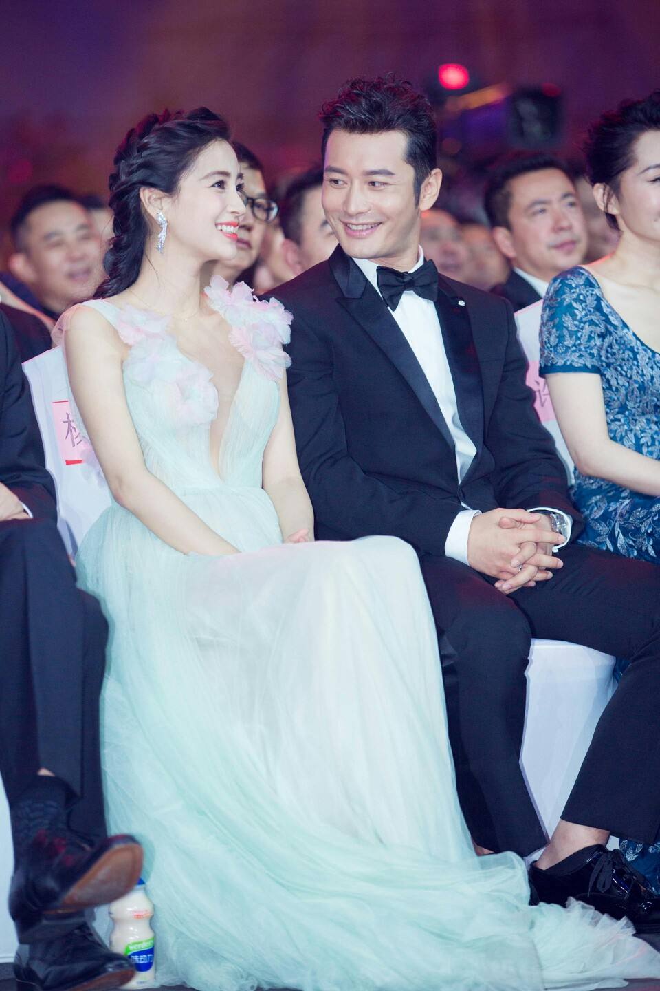 85后花旦状况百出,杨颖黄晓明隔空对视,唐嫣迟到事件再度升级