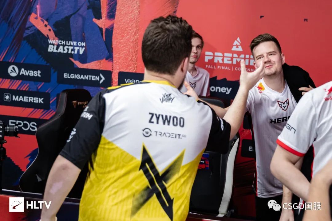 【FaZe、Vitality轻松取胜,C9三图战胜NaVi,coL连赢14局惊天逆转】