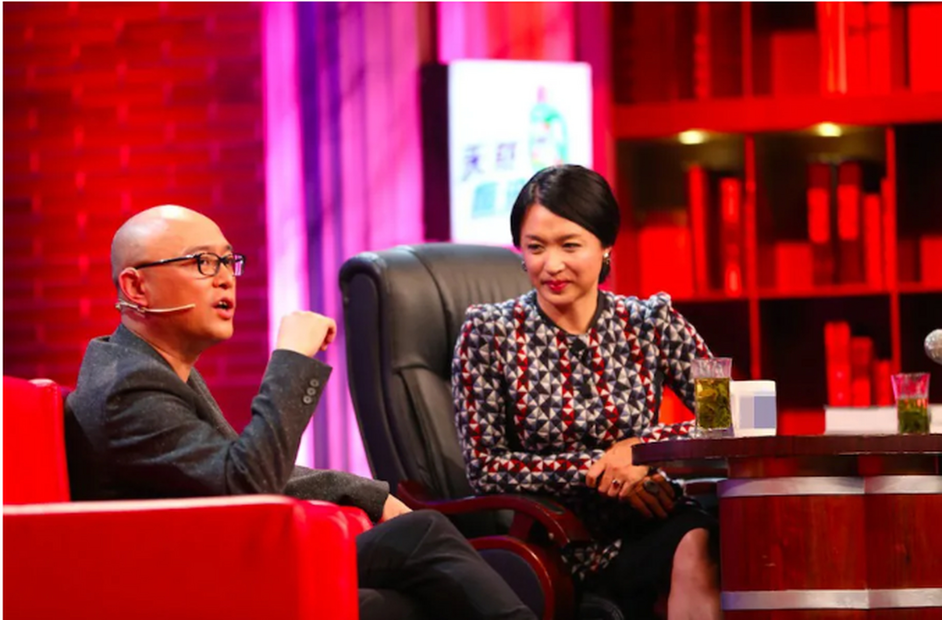 两人聊到了娱乐圈最讨厌的主持人,金星刚说出名字,孟非一拍大腿:"金姐