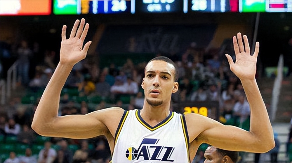 看看周琦博班的臂展,再看看文班戈贝尔的臂展,难以置信!