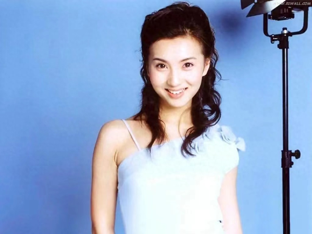 她被誉为万人迷后来消失六年43岁的她如今过得怎么样