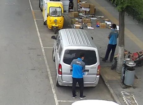 |触目惊心！这么开车……司机是出来吓人的吗？别把生命当儿戏