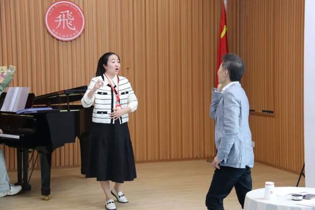 著名男高音歌唱家,国家一级演员康曦莅临郑州飞扬音乐艺考学校