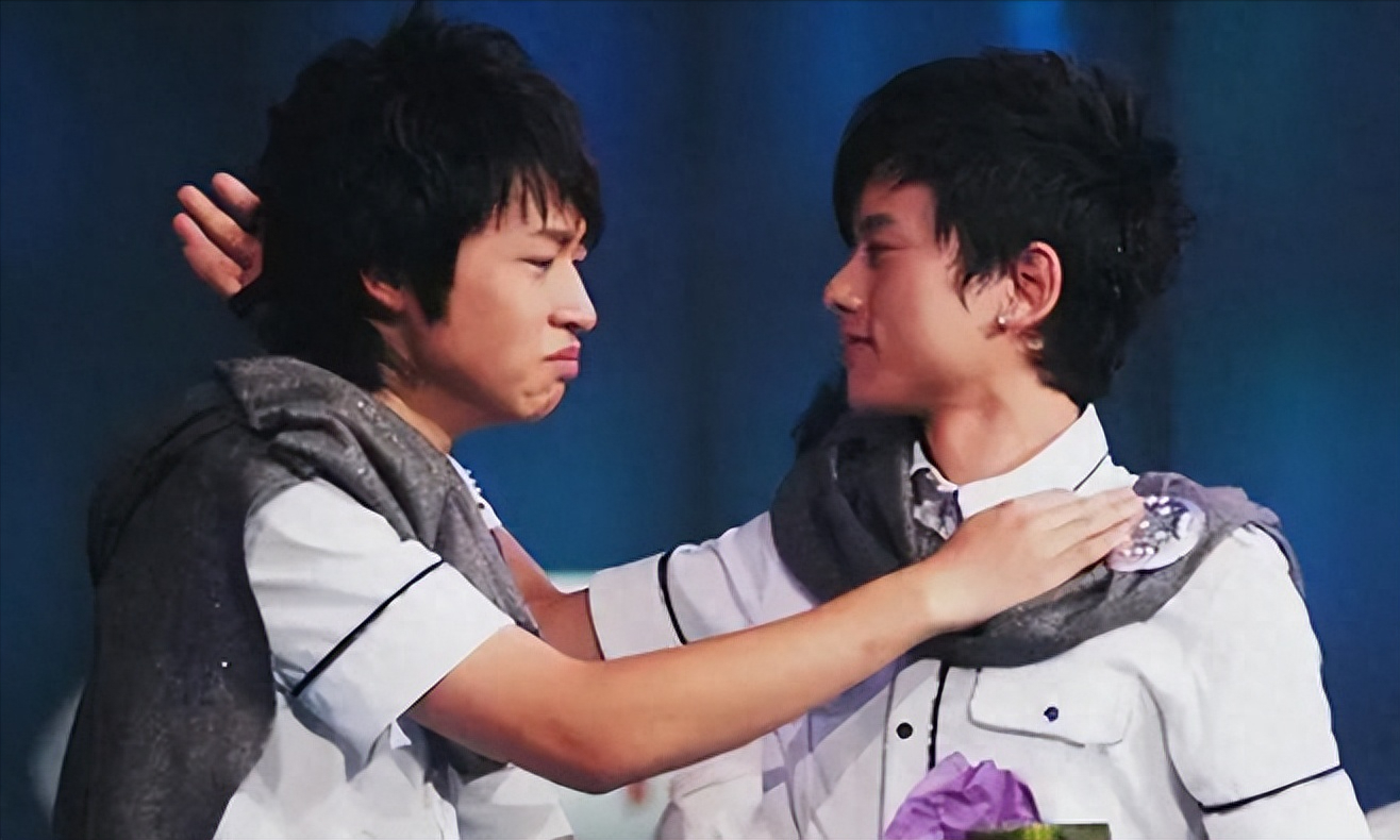 张杰,从"酒吧驻唱"成为"华语live王",却被好友"背刺",陷入"假唱风波"!