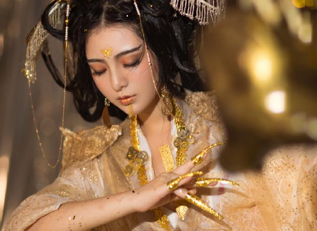 "阴神元祖"西王母,为何会逐渐演变为影视剧中的王母形象呢?