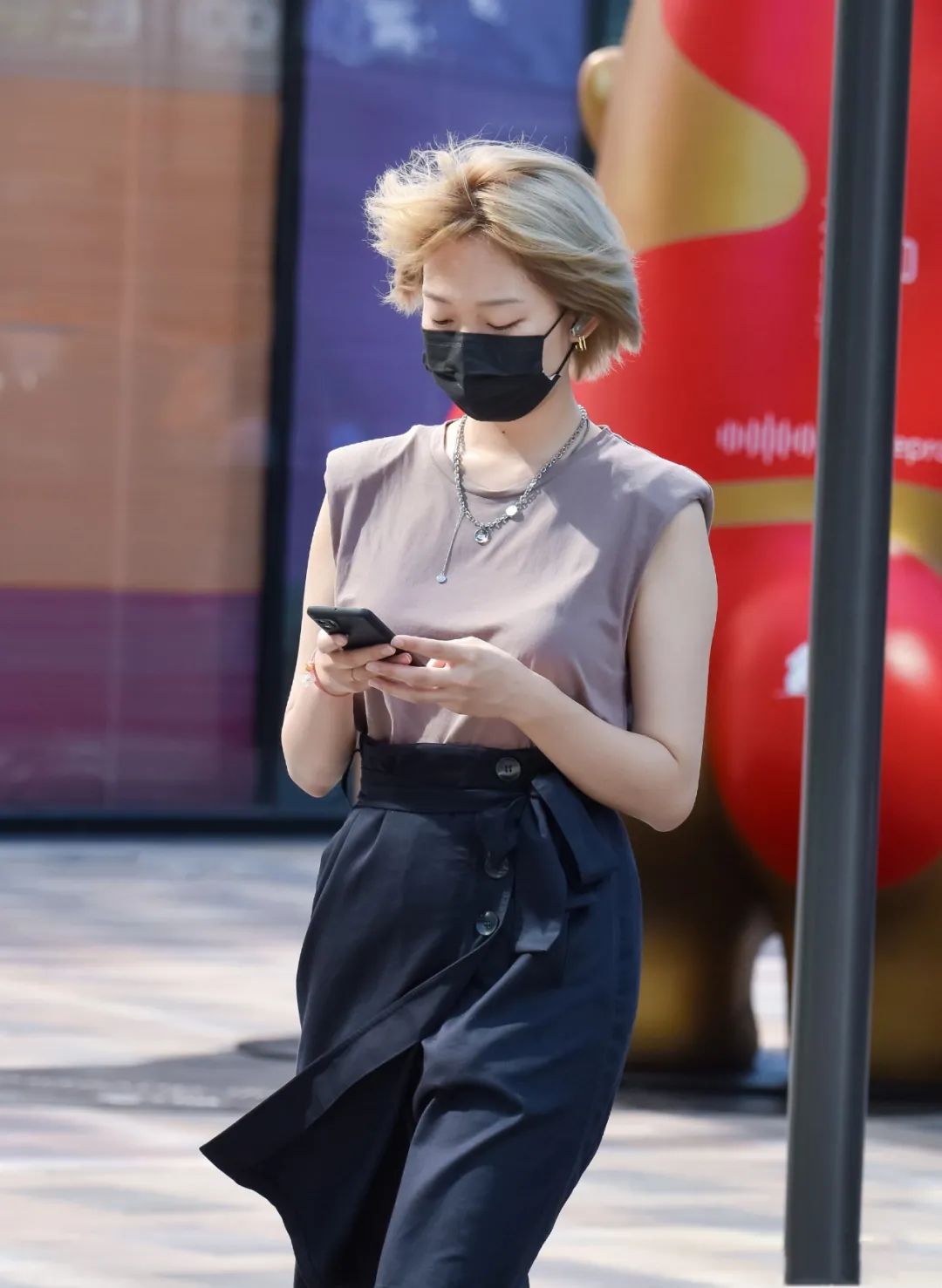 完美身材:完美健身时尚女神之芷菡