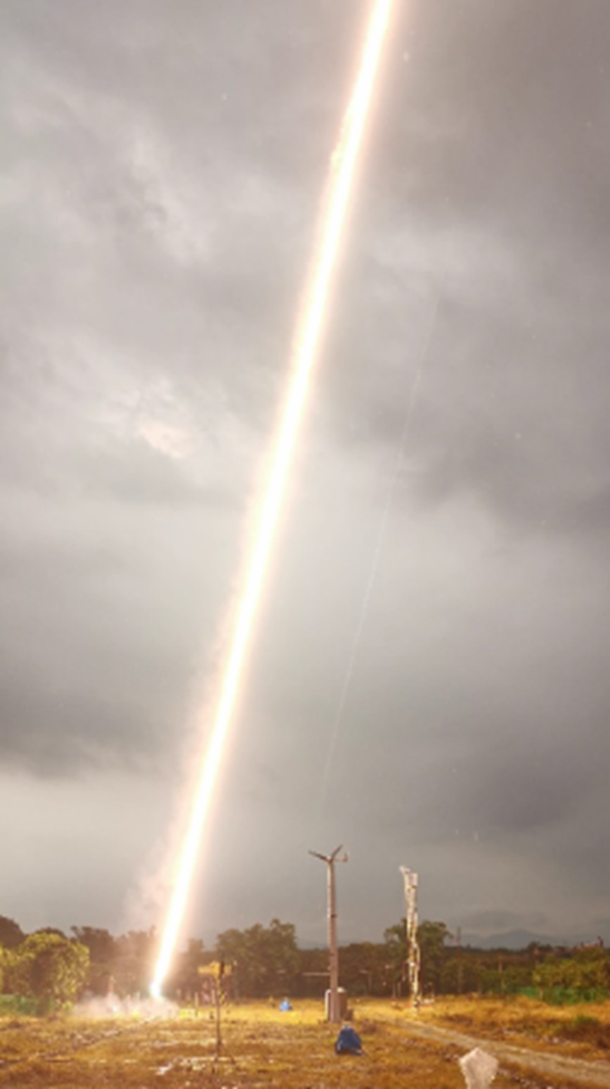 仙人渡劫?不不不,这是中科院大气所在人工引雷