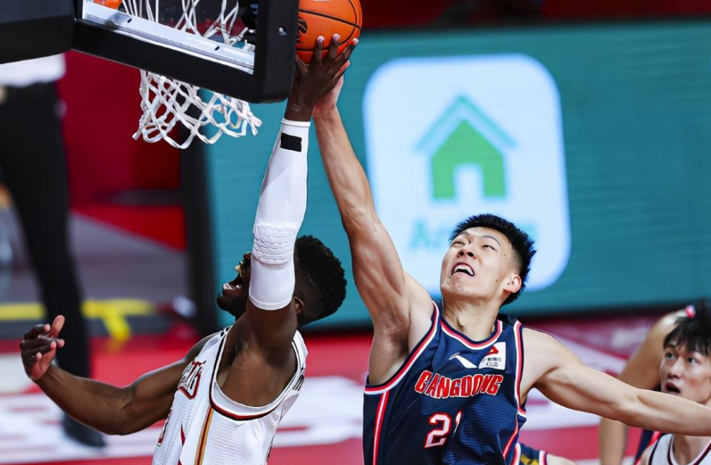 cba快讯:胡雪峰看好辽宁夺冠,阿联正式归队,广东小将张昊受伤