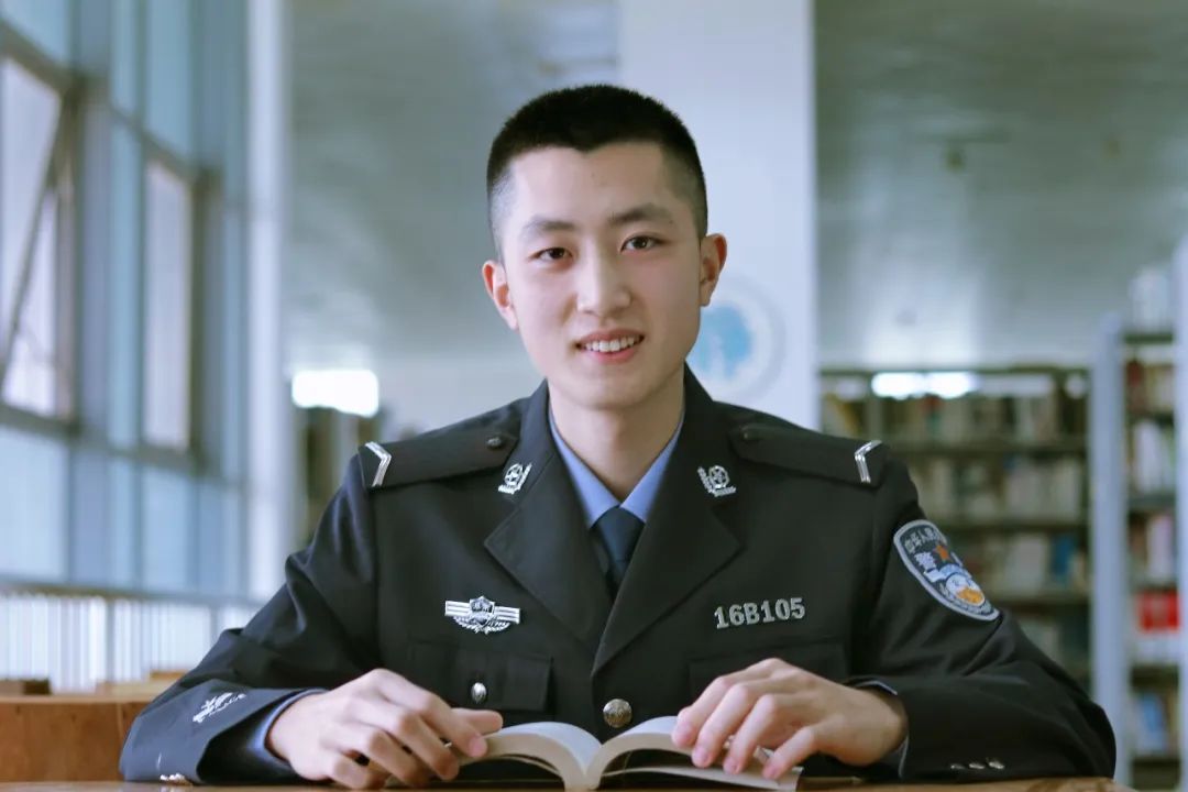 隆回雷振宇:无奋斗不青春,警营小鲜肉也有大担当