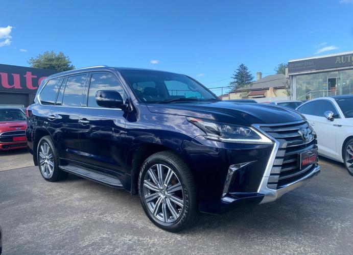 雷克萨斯lx属于什么档次?一般多大的家底才能开雷克萨斯lx570