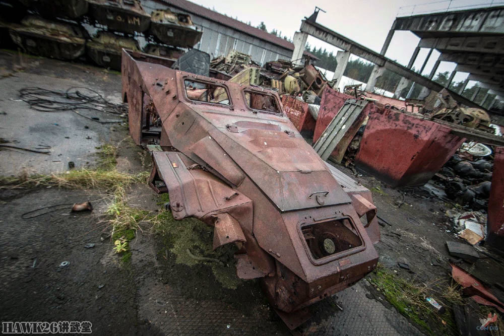 走进莫斯科的军事基地 数百辆装甲车残骸堆积如山 场面无比震撼