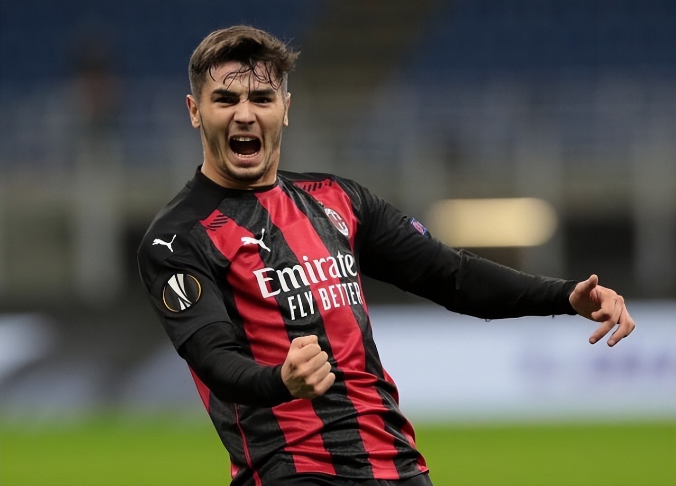 看不上摩洛哥,西班牙不要他!皇马的新卡卡,面临国家队选择尴尬