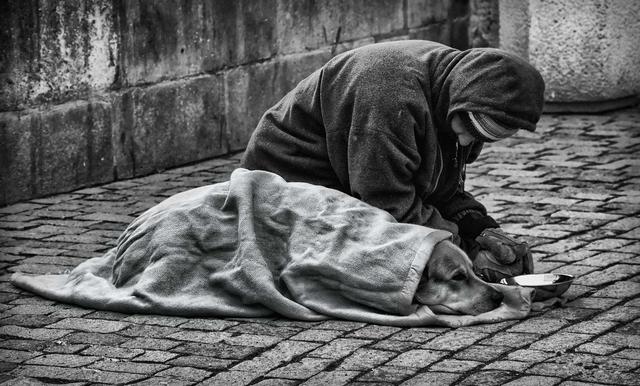 安徽最强乞丐,不顾家人反对拜师学行乞,而今凭此致富成千万富翁