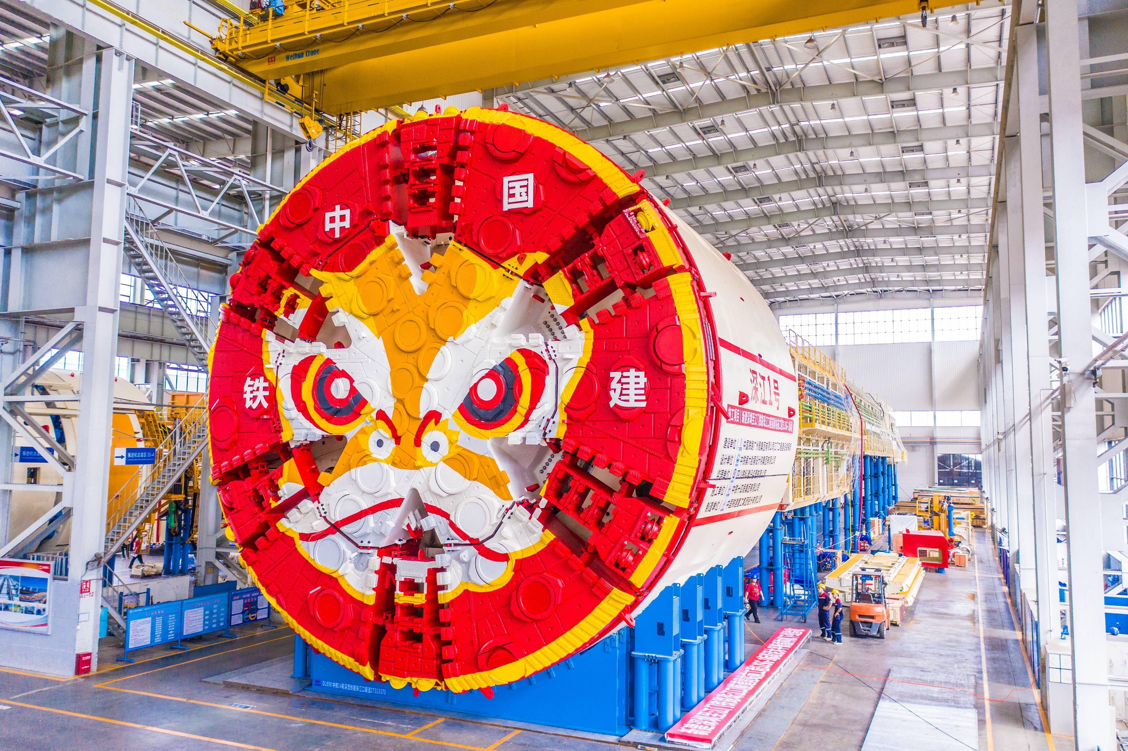 回顾中国盾构机强势逆袭直接凿穿喜马拉雅山造出海拔最高铁路