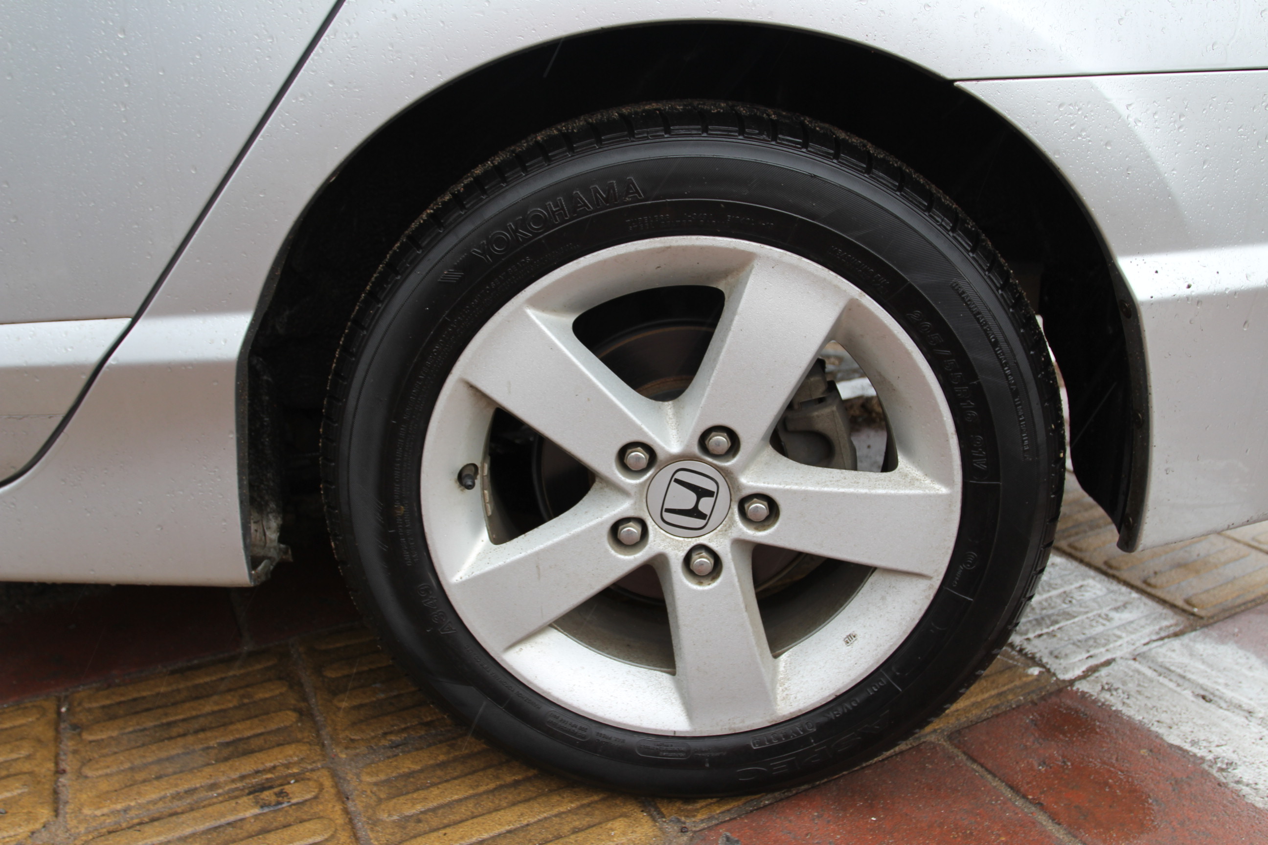 本田思域轮胎型号规格是什么?