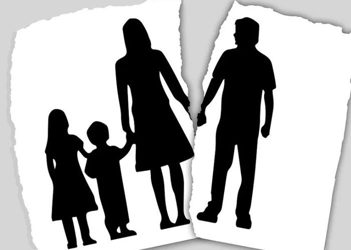 "离婚第一周,我就后悔了",中年男人深夜发的朋友圈有点心酸