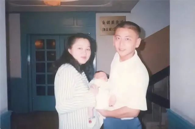 22年前的今天,王伟烈士壮烈牺牲,妻儿生活得怎么样