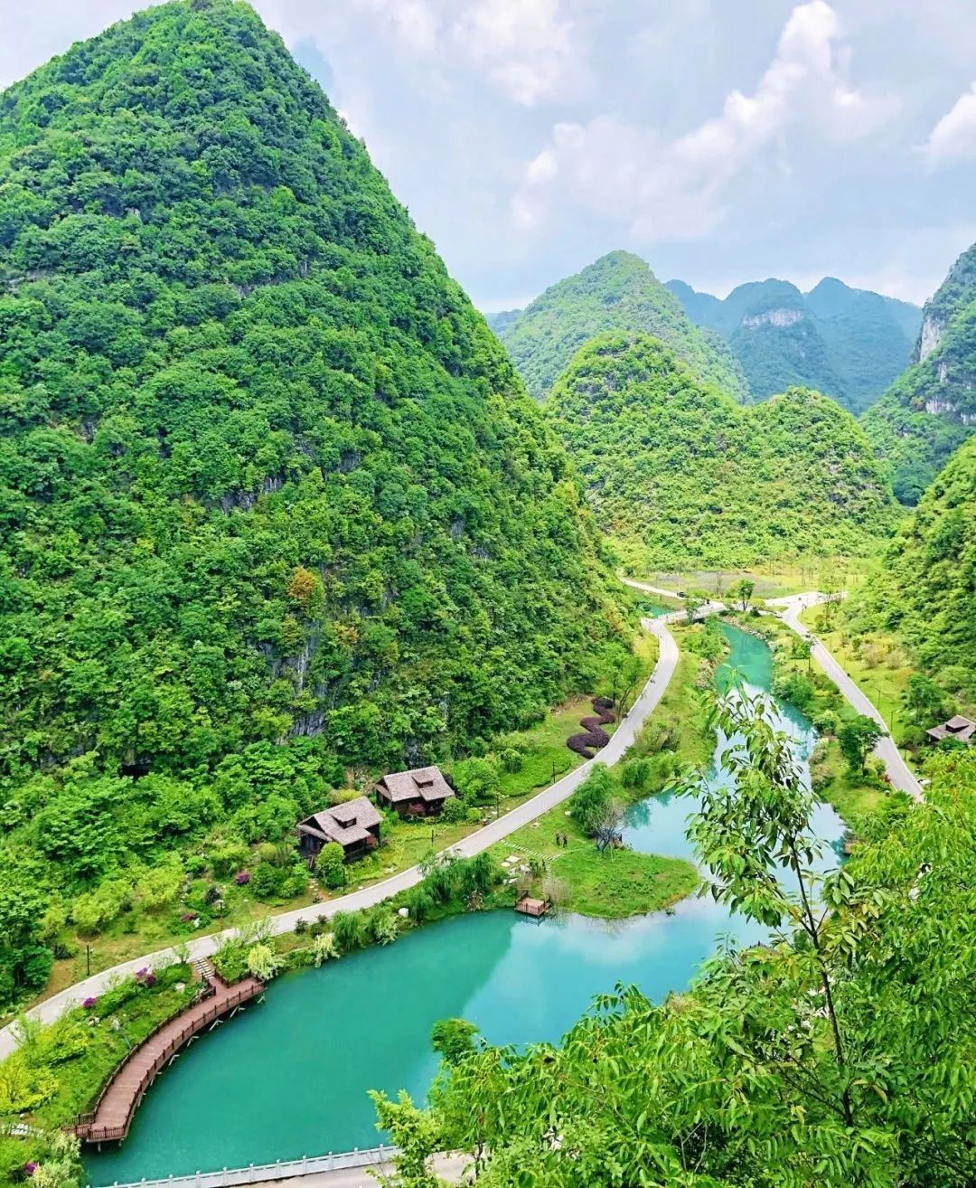 长顺神泉谷,诗和远方这里都有:赏花,露营,穿林