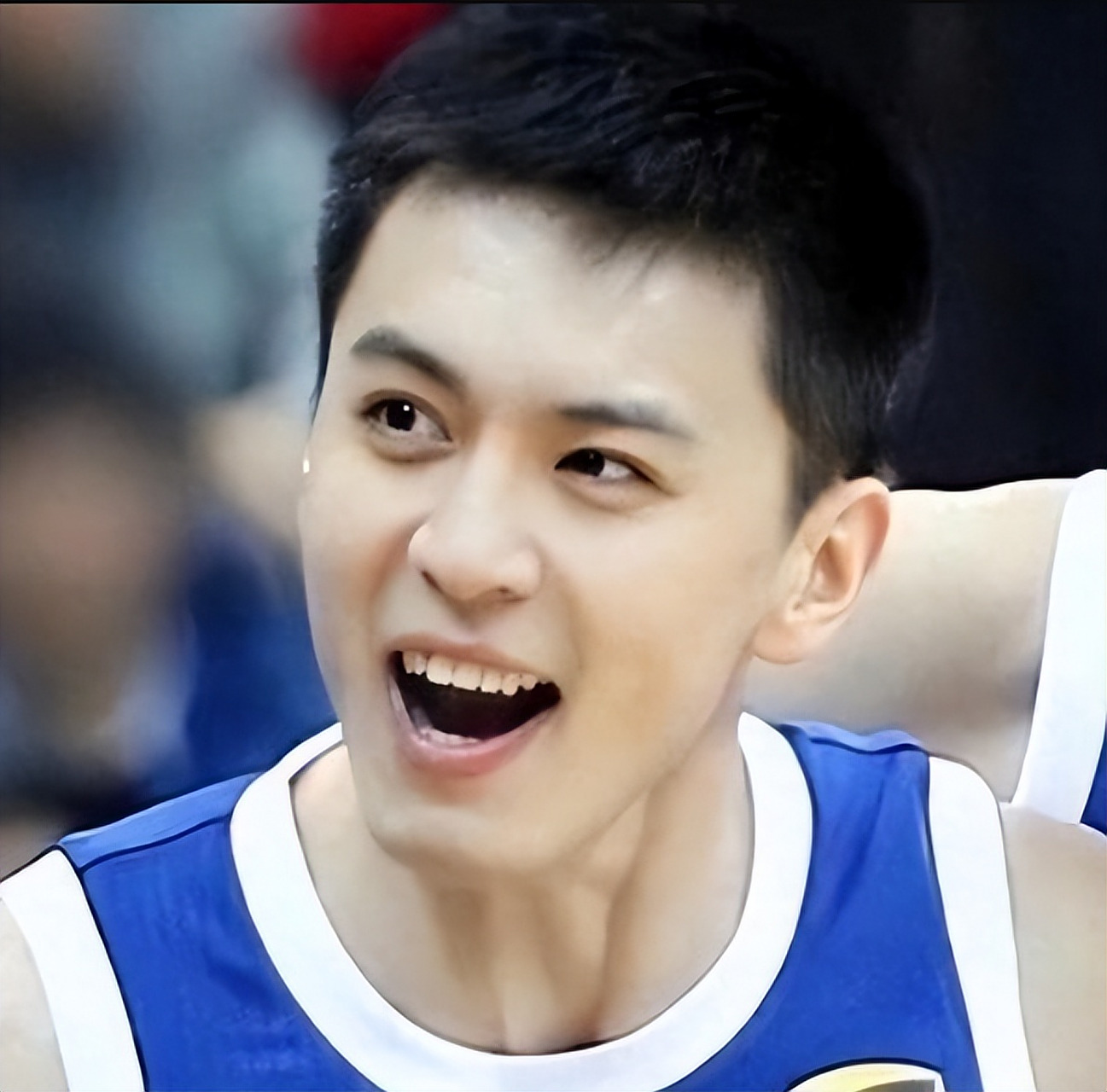 辽宁男篮主教练杨鸣可能正在经历婚变,其妻在微博发表16字声讨.