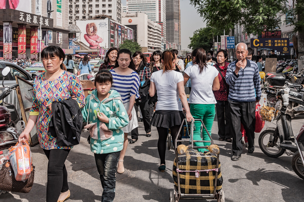 不少城市地铁梦碎 项目被叫停