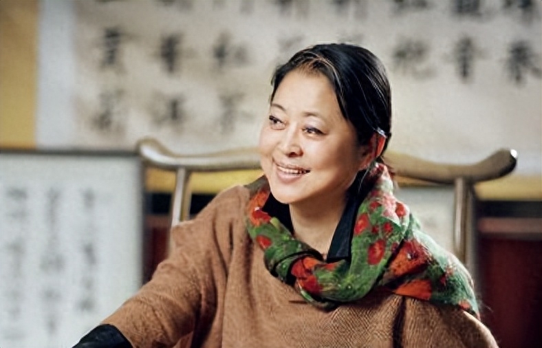 回顾倪萍一生5段情郭达陈凯歌让她刻骨铭心被爱情伤的遍体鳞伤