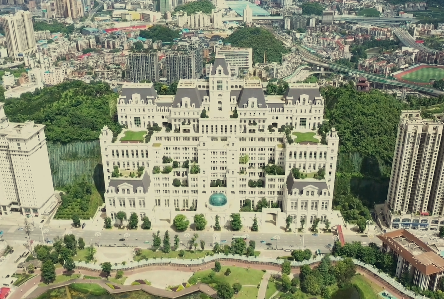 贵阳土豪花27亿巨资,打造超豪华"白宫",12层豪宅只住2户人