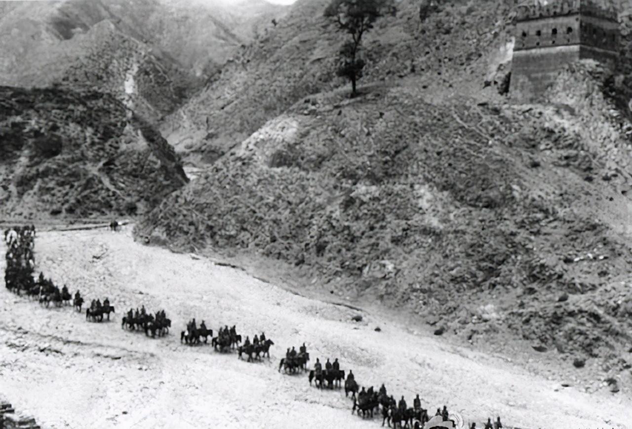 刘福山和指导员蔡展鹏都是20多岁的年轻人,虽已身