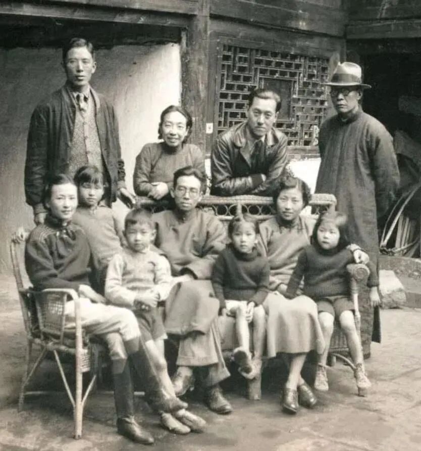 林徽因最美曾孙女这张近照,串起了半个上流社会社交圈