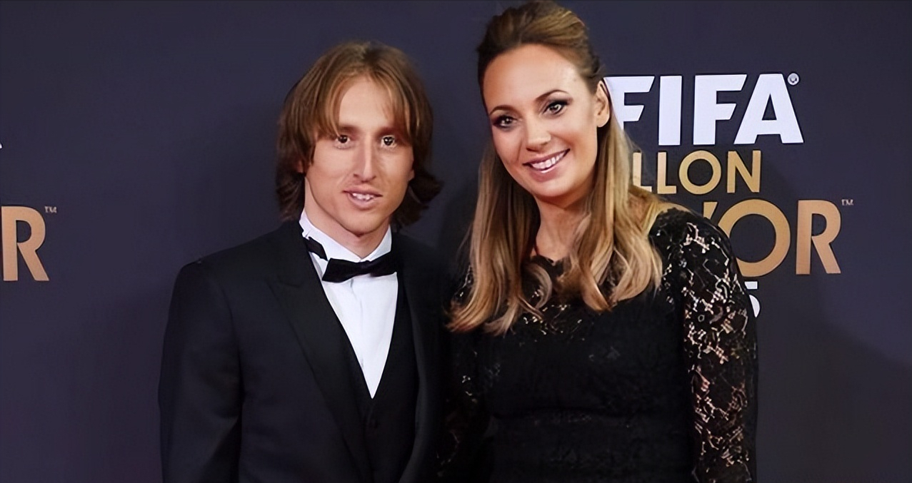 莫德里奇的爱情美得像糖,妻子的穿搭朴素无华