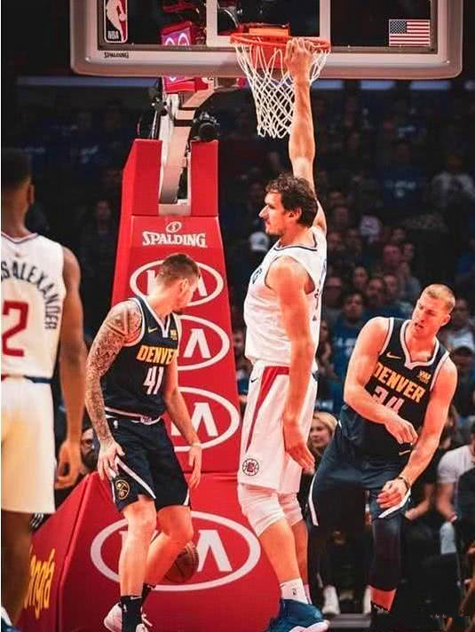 看看周琦博班的臂展,再看看文班戈贝尔的臂展,难以置信!