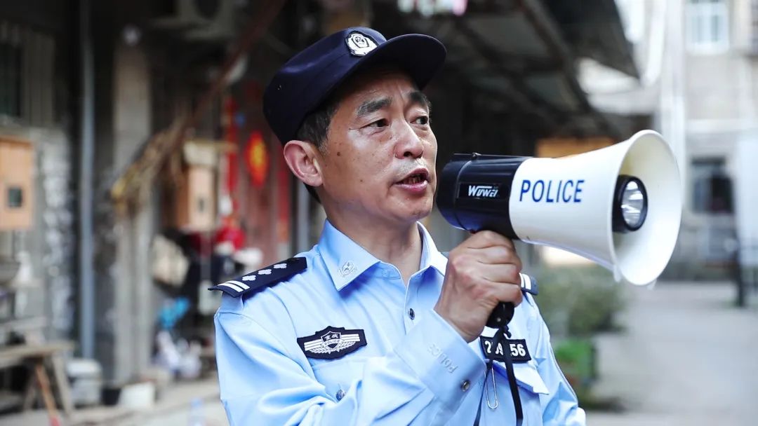 潼南社区民警罗智勇:从警30载,守一座城,做一件事