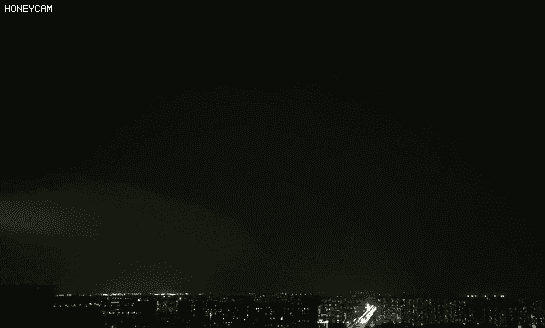 北京闪电|多图！“北京闪电”上热搜，城区北部和副中心将有强降雨