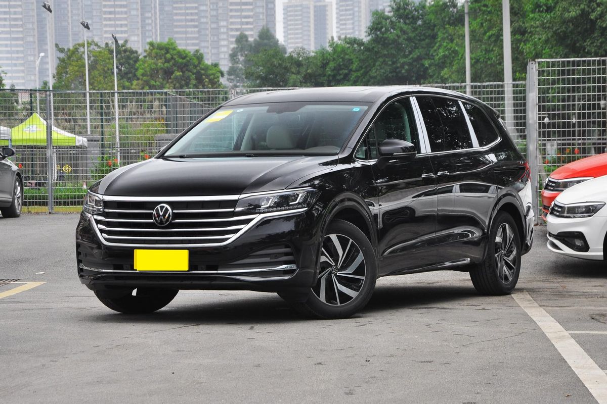 车长5346mm,28.68万起,内饰豪华空间大,带你看大众威然