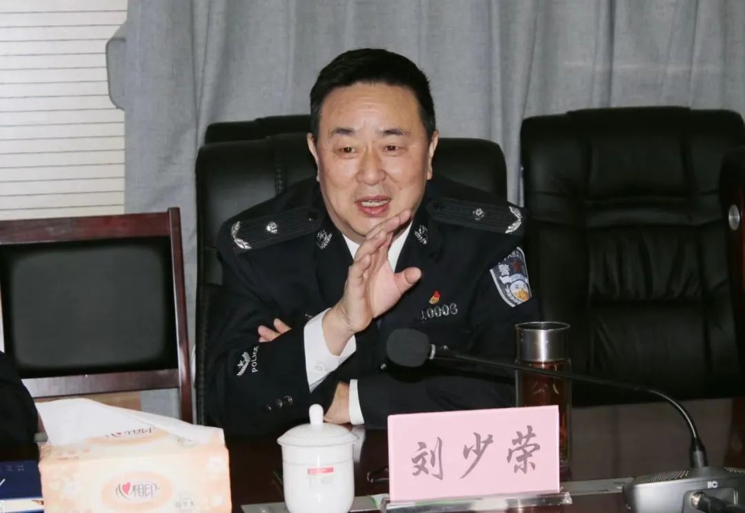 省法院法警总队副总队长刘少荣一行 深入红原县人民法院督查"六专四室