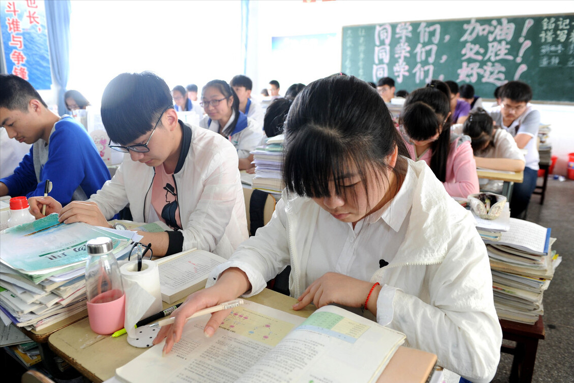 "罗云熙字体"走红,字迹工整颇有古代韵味,完美诠释字如其人