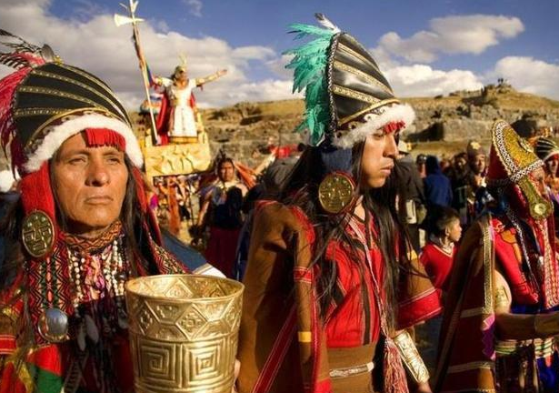 加拿大印第安人,他们的服饰是如何传承和创新的